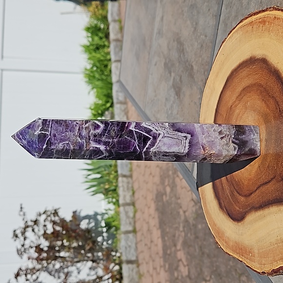 Chevron Amethsyt XL Tower 650 grams 9" - Picture 4 of 11